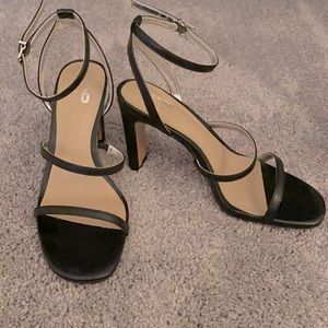 Brand new black heels